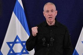 ISRAEL-TEL AVIV-DEFENSE MINISTER-PRESS CONFERENCE