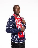 PSG Players Posing With New X-Mas sweater - Paris