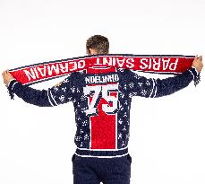PSG Players Posing With New X-Mas sweater - Paris