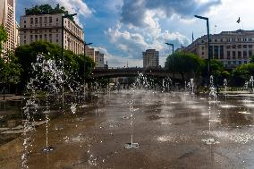 People Enjoy The Heat In Sao Paulo