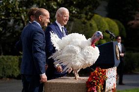 Joe Biden pardons the Thanksgiving Turkey - Washington