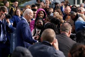 Joe Biden pardons the Thanksgiving Turkey - Washington