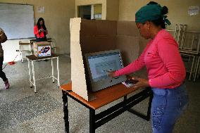 The Simulation Of The Referendum On Essequibo Begins In Venezuela