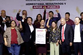 Claudia Sheinbaum Pardo Receives Proof Of Being The Only Pre-candidate For The Presidency Of Mexico