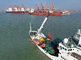 Laizhou Bay Sea Area Change Beacon in Winter