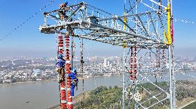 Transmission Towers Across The Yangtze River Upgrade