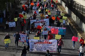 Workers Of Bachilleres School Strike