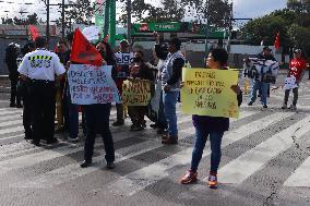 Workers Of Bachilleres School Strike