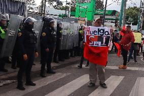 Workers Of Bachilleres School Strike