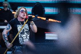 Guns N’ Roses Axl Rose Accused Of 1989 Sexual Assault