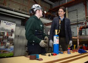 Trudeau Visit Apprentices - Canada