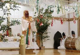 Ritual at southwestern Japan shrine