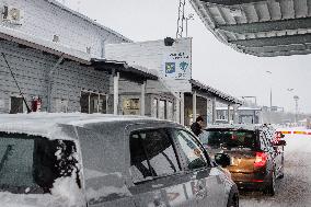 Finnish-Russian border crossing in Vartius