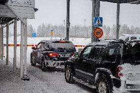 Finnish-Russian border crossing in Vartius