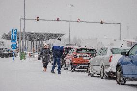 Finnish-Russian border crossing in Vartius