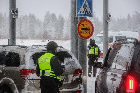 Finnish-Russian border crossing in Vartius