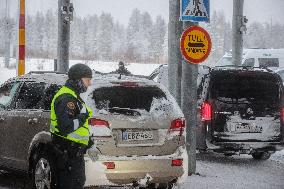 Finnish-Russian border crossing in Vartius