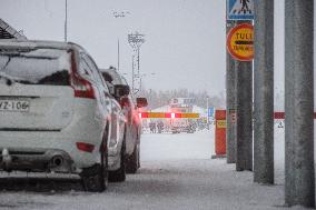 Finnish-Russian border crossing in Vartius