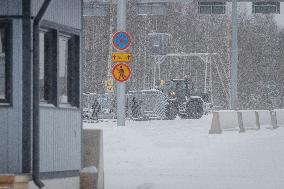 Finnish-Russian border crossing in Vartius