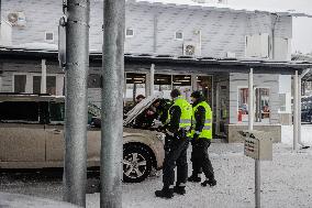 Finnish-Russian border crossing in Vartius