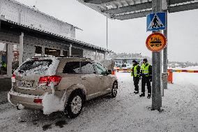 Finnish-Russian border crossing in Vartius