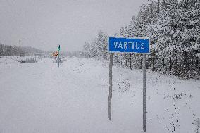 Finnish-Russian border crossing in Vartius