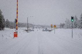 Finnish-Russian border crossing in Vartius