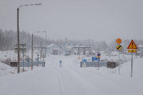 Finnish-Russian border crossing in Vartius