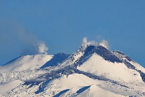 Etna In Eruption Completely Covered In Snow - Catania