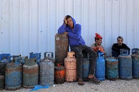 MIDEAST-GAZA-RAFAH-ISRAEL-HAMAS-TRUCE-GAS