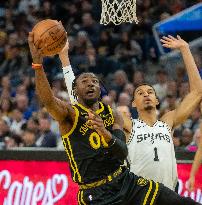 (SP)U.S.-SAN FRANCISCO-BASKETBALL-NBA-WARRIORS VS SPURS