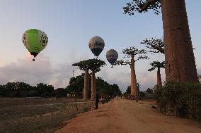 MADAGASCAR-MORONDAVA-HOT AIR BALLOON