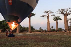 MADAGASCAR-MORONDAVA-HOT AIR BALLOON