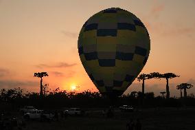 MADAGASCAR-MORONDAVA-HOT AIR BALLOON