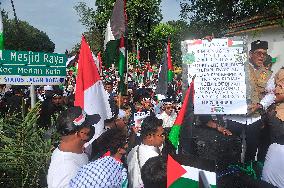 Indonesian For Palestine Mass Protest - Medan