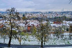 CZECH REPUBLIC-PRAGUE-SNOWFALL-SCENERY