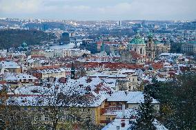 CZECH REPUBLIC-PRAGUE-SNOWFALL-SCENERY