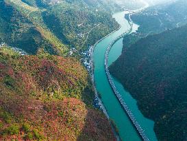 An Ecological Road on The Water in Yichang