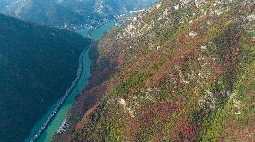 An Ecological Road on The Water in Yichang