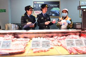 Law Enforcement Personnel Inspect Fresh Lamps in Lianyungang