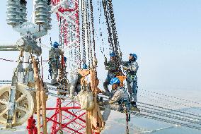 Wuhan - Nanchang UHV Line Construction