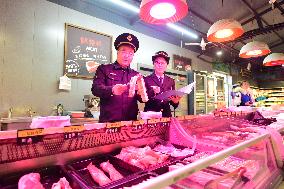 Law Enforcement Personnel Inspect Fresh Lamps in Lianyungang