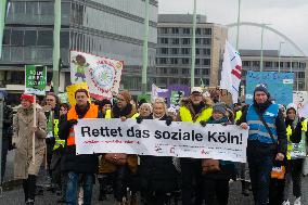 Social Workers And Daycare Workers Go On Strike In Cologne