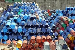 Barrels recycling - Bangladesh