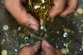 Making Christmas Spheres In Mexico