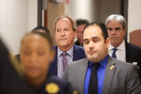 Texas Attorney General Ken Paxton Enters Houston Courtroom With Entourage