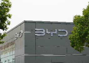 BYD Auto Shop in Yichang