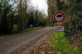Municipal Signs Inverted By Young Farmers - France