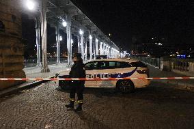 One Dead, Two Injured After Man Attacks Tourists Near Eiffel Tower - Paris