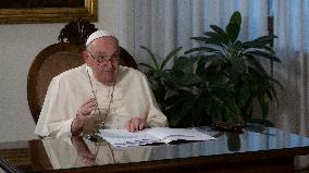 Pope Francis Signing The Confluence Of Conscience - Vatican
